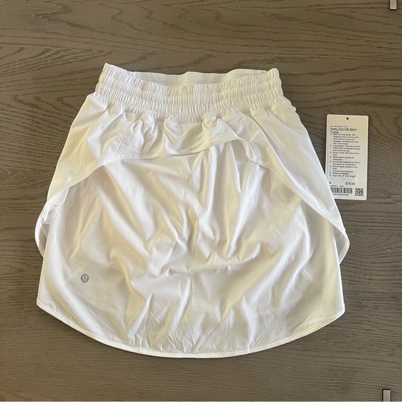 NWT Lululemon Hotty Hot HR Skirt In White Size 2 Long - Picture 10 of 10